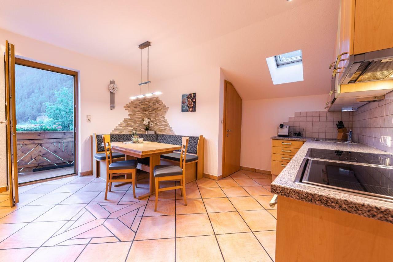 Apartamento Haus Viktoria Längenfeld Exterior foto