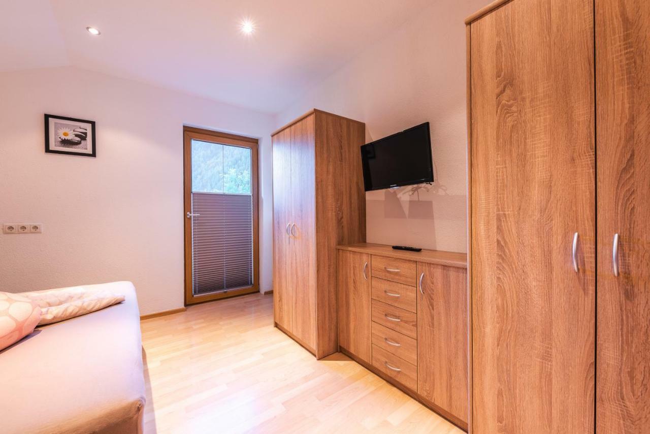 Apartamento Haus Viktoria Längenfeld Exterior foto